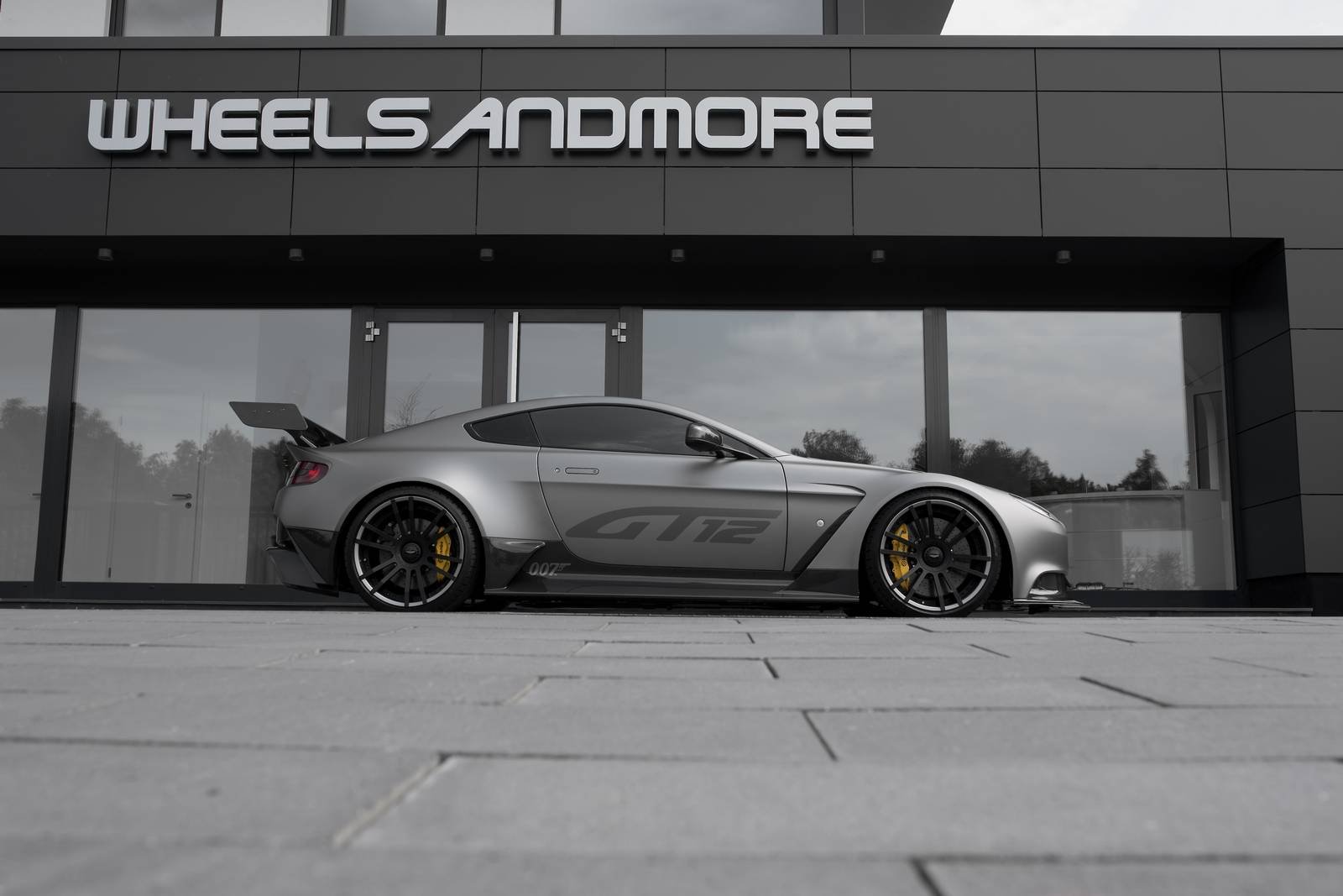 Aston-Martin-Vantage-GT12-tuning-wheelsandmore-5